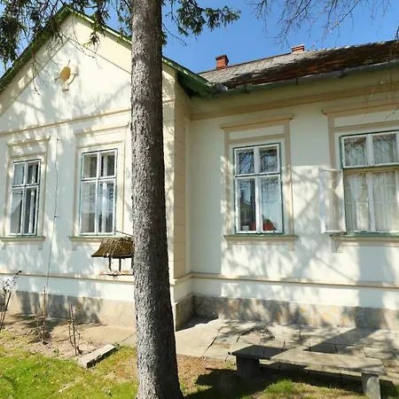 Solyom Apartman *