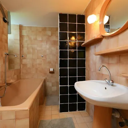 Solyom Apartman Apartment *